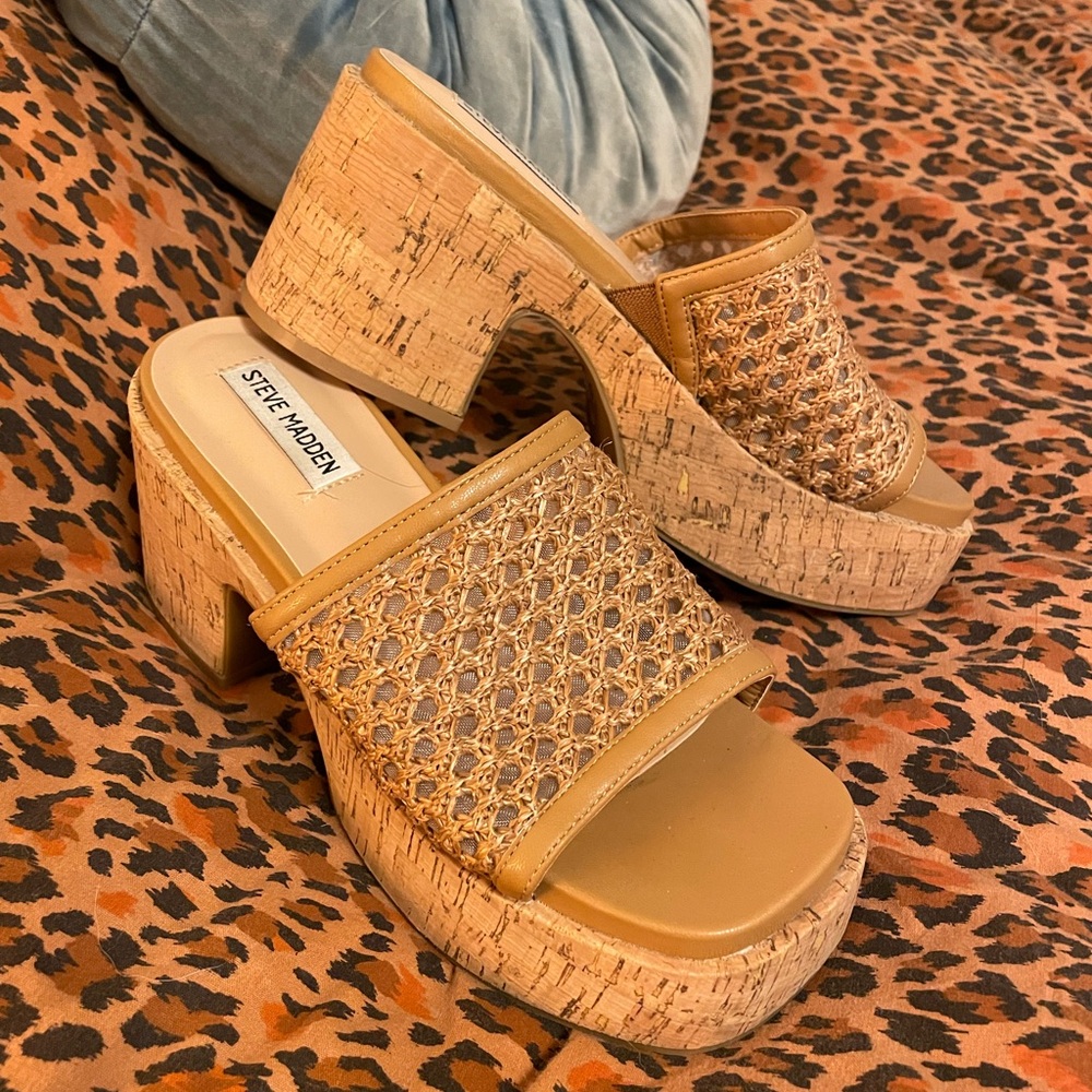 Steve Madden Reign rafia Platform